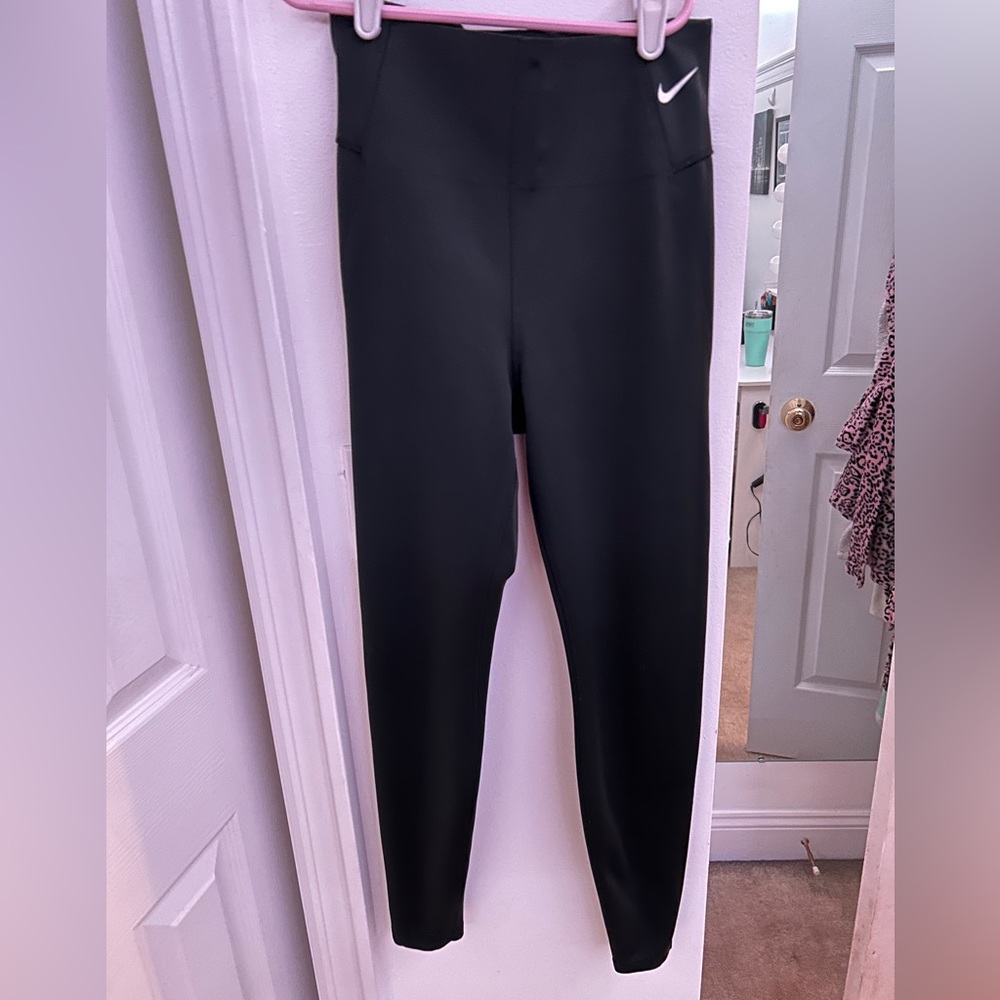 women’s nike mid-rise dri-fit leggings